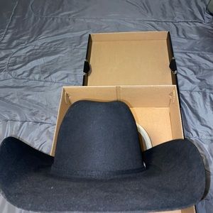 Rode King felt hat